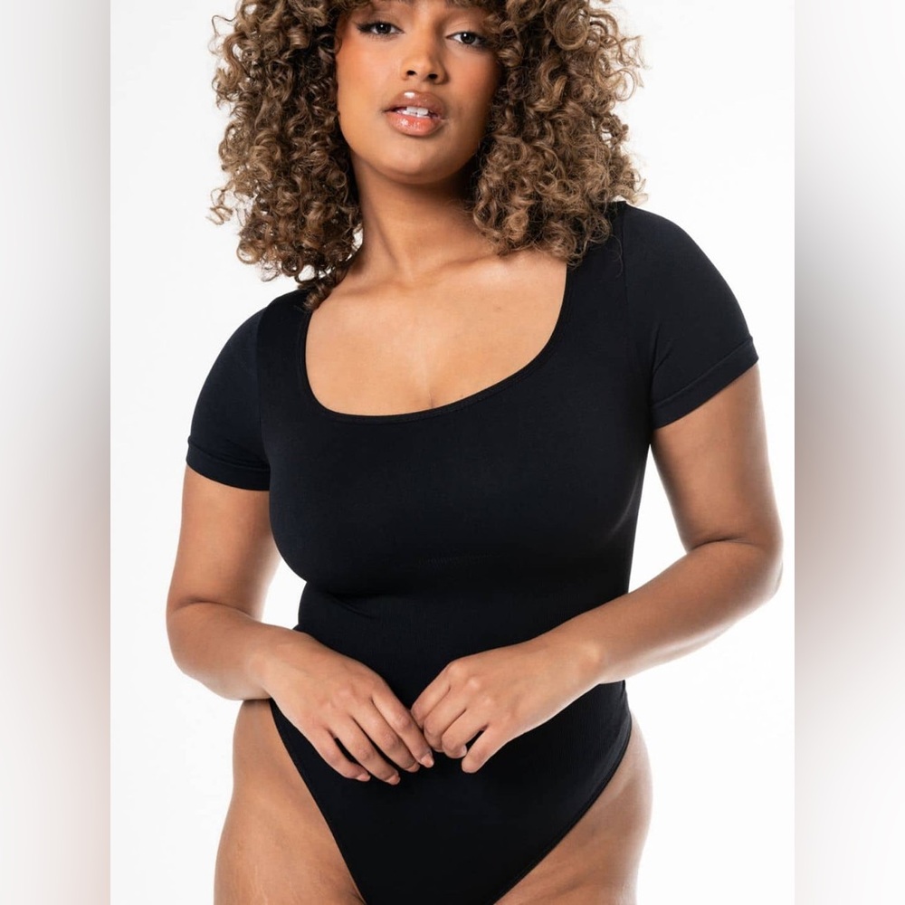 heyshape Square Neck Thong Bodysuit in Black size Medium. New with tag